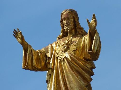 Christ statue at Fatima 